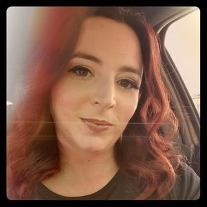 Meet your Posher, Leanna